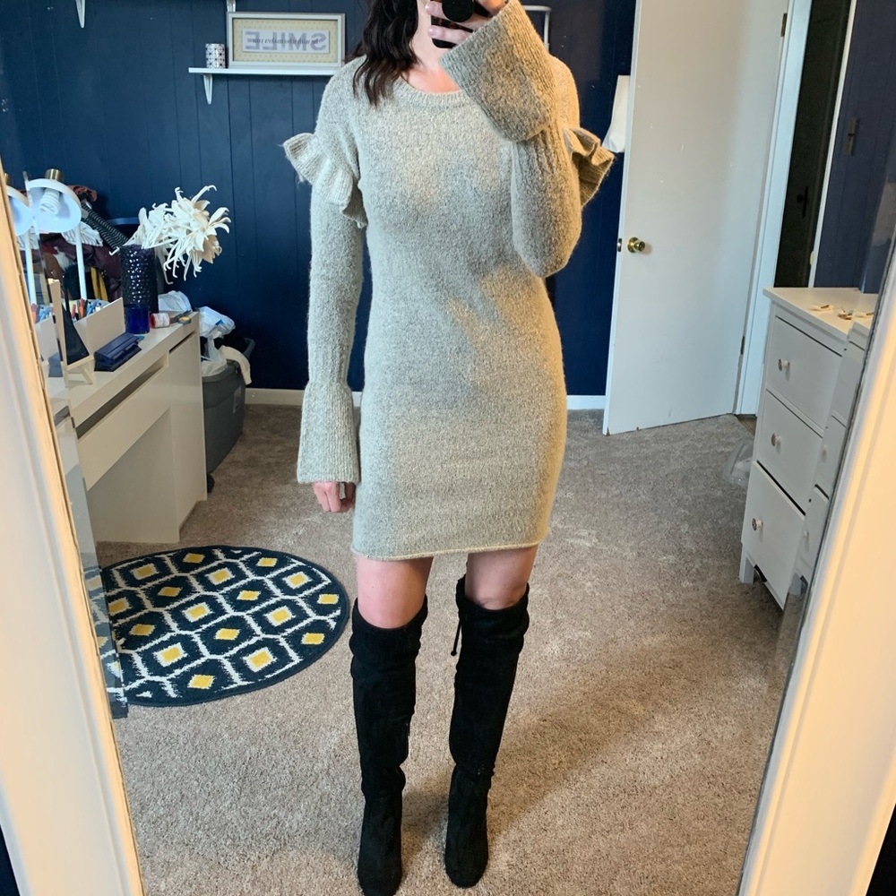 Bell sleeved sweater dress